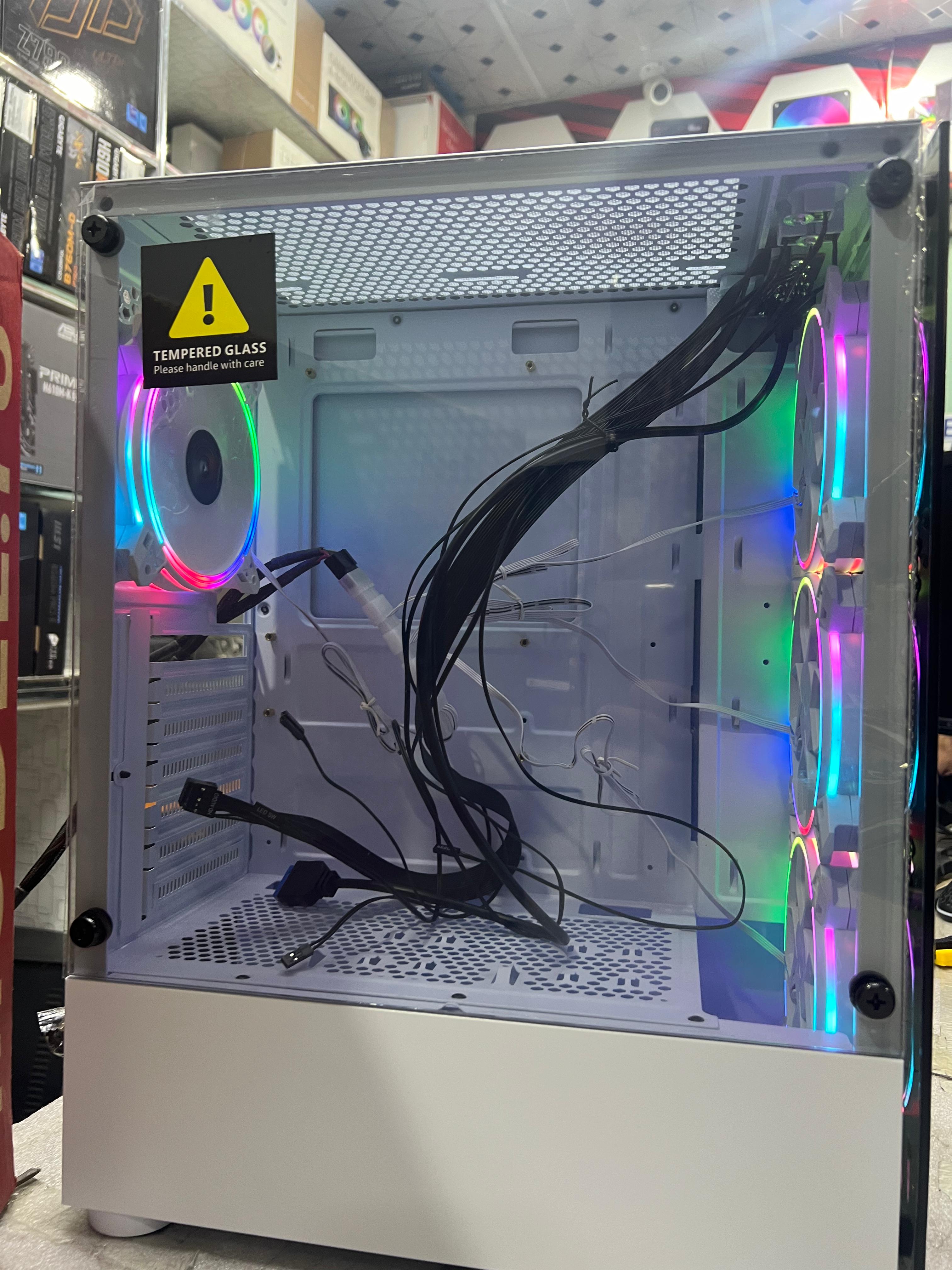 Xtech Casing F8 mid Tower white with 4 Rgb Fans Xtech Casing F8 mid Tower white with 4 Rgb Fans